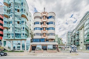 3BR Beachfront apt w/ BBQ Rsl0502