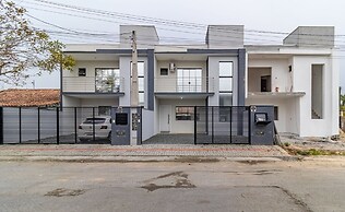 2BR Duplex Near Beach w/ Garage Rrt0098