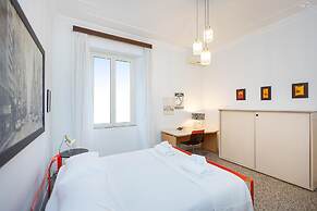 Clodia 5 Apartment