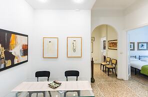 Clodia 5 Apartment
