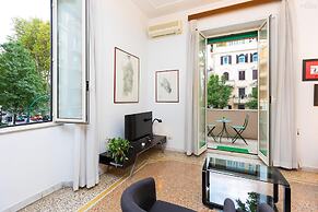 Clodia 5 Apartment