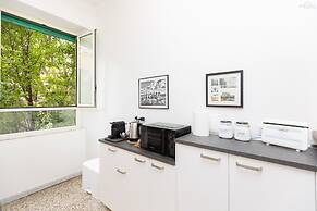 Clodia 5 Apartment
