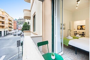 Clodia 5 Apartment