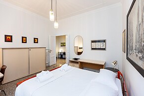 Clodia 5 Apartment