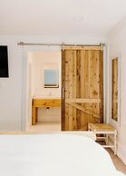 The Hotel Henry