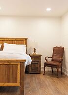 The Hotel Henry
