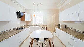 Infinity View Spacious 3 bd With Lake View