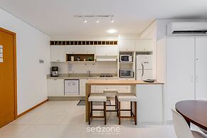 Modern apt With Pool Near the Beach Avr0203