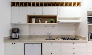 Modern apt With Pool Near the Beach Avr0203