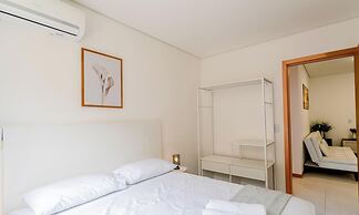 Modern apt With Pool Near the Beach Avr0203