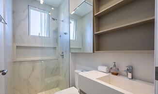 Sophisticated Stay 200m From Praia Brava - EHI