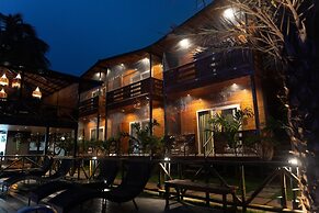 Tranquillo By The Beach - Luxury Wooden