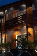 Tranquillo By The Beach - Luxury Wooden