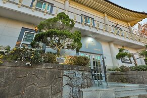 Hidden Hill Bulguksa Hotel