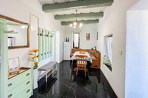 Nora Guest House