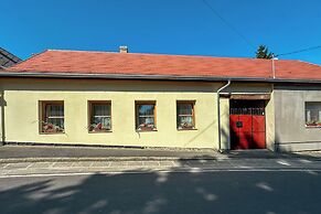 Nora Guest House
