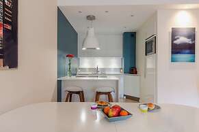 Casteja Modern Residence