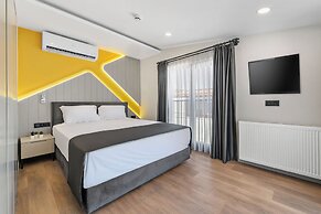 Zeluxe Suite Hotel