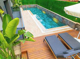 Zeluxe Suite Hotel