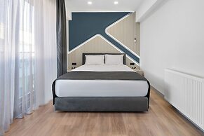 Zeluxe Suite Hotel