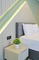 Zeluxe Suite Hotel