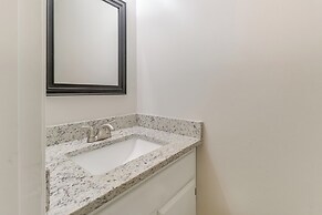 Spacious Home < 3 Mi to Hampton Coliseum!