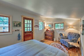 Cozy Lakefront Madison Cabin w/ Dock & Kayaks