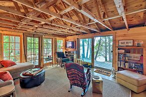Cozy Lakefront Madison Cabin w/ Dock & Kayaks