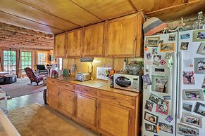 Cozy Lakefront Madison Cabin w/ Dock & Kayaks