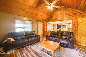 Private Lake & Dock: Log Cabin, 2 Mi to Clay!