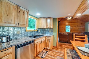 Private Lake & Dock: Log Cabin, 2 Mi to Clay!