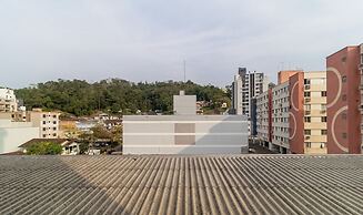 Apt w/ Swimming Pool Well Located Blumenau Neb0103