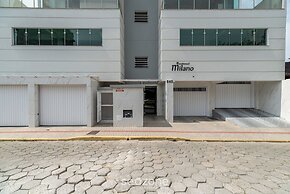 2BR Apt With BBQ in Meia Praia Mlo0601