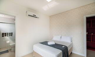 2BR Apt With BBQ in Meia Praia Mlo0601
