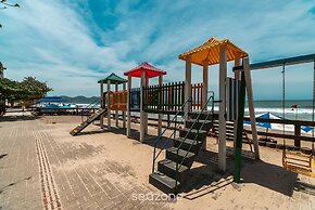 2BR Apt With BBQ in Meia Praia Mlo0601
