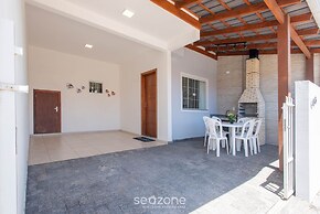 Casa 2Q c/ churrasq. 600m orla MCA0609