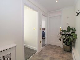 Flat 2 Battledown Grange