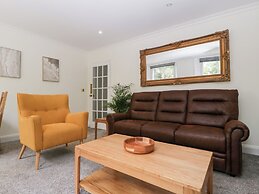 Flat 2 Battledown Grange