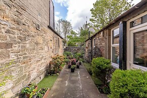 Gifford House