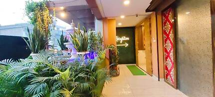 HOTEL SWARNA PALACE