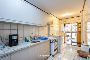 Apt w/ Balcony - Seafront in Meia Praia Ceo0104