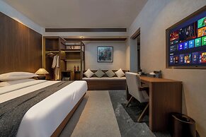 Fenghuang Yiquan River View B&B