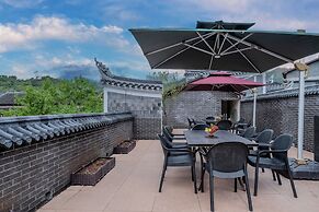 Fenghuang Yiquan River View B&B