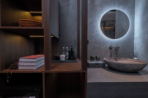 Fenghuang Yiquan River View B&B