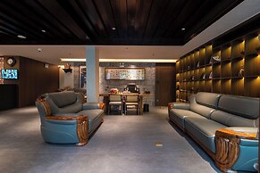 Fenghuang Yiquan River View B&B