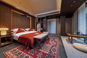 Fenghuang Yiquan River View B&B
