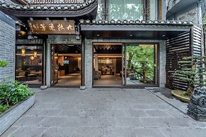 Fenghuang Yiquan River View B&B