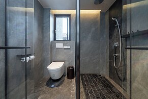 Fenghuang Yiquan River View B&B
