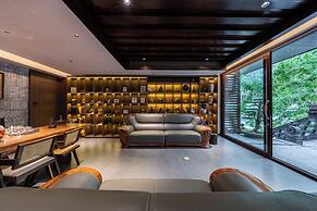 Fenghuang Yiquan River View B&B