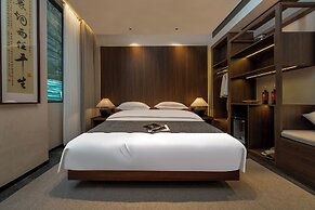 Fenghuang Yiquan River View B&B